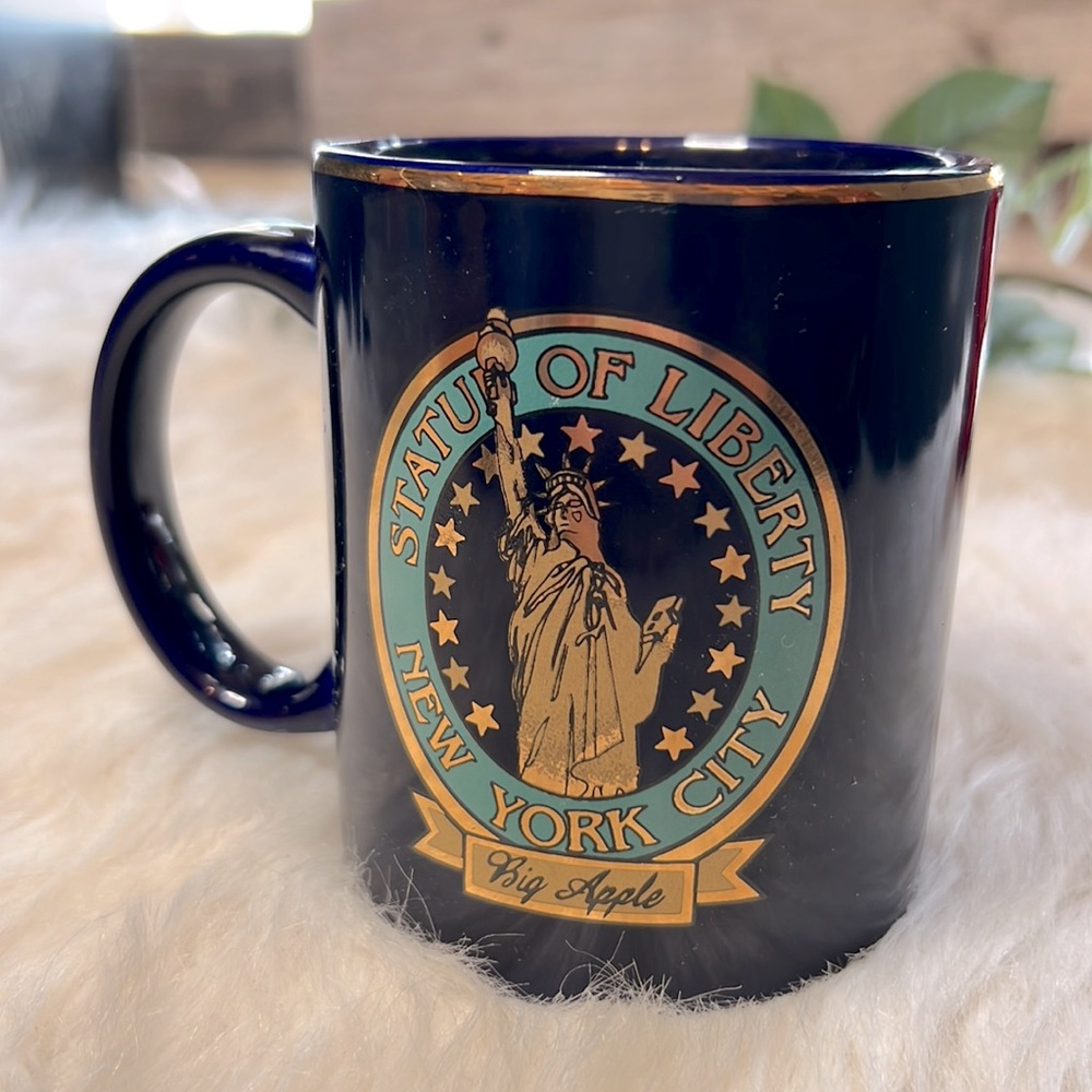 City Merchandise Statute of Liberty NYC Big Apple Mug